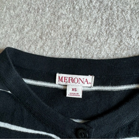 Black and white striped short sleeve cardigan with buttons on the front - Picture 3 of 3